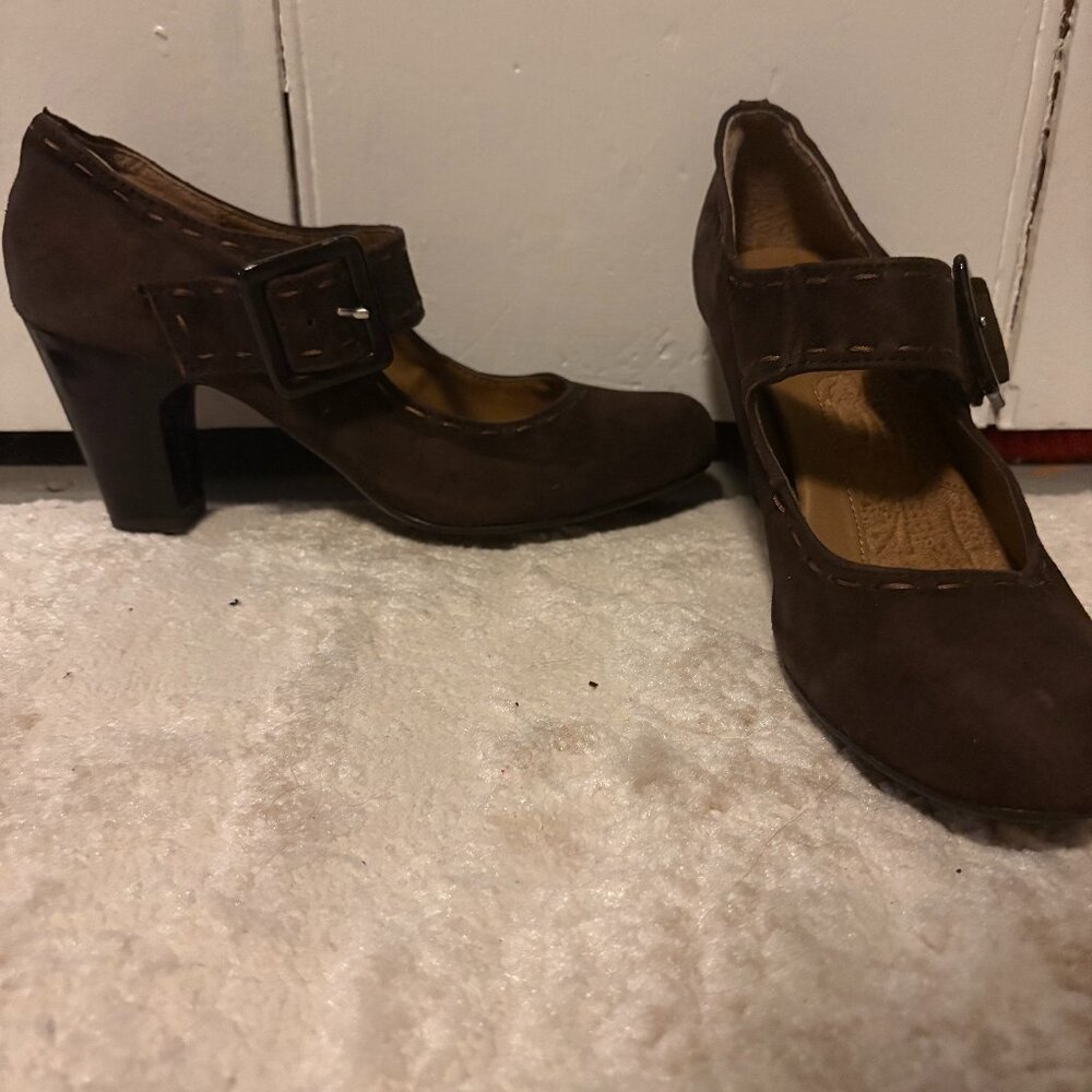 2000s mini brown heels